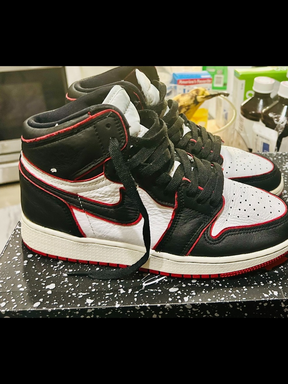Nike Air Jordan 1 High - Black/White/Red Trim